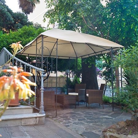 Hotel Liberty Sanremo Bagian luar foto