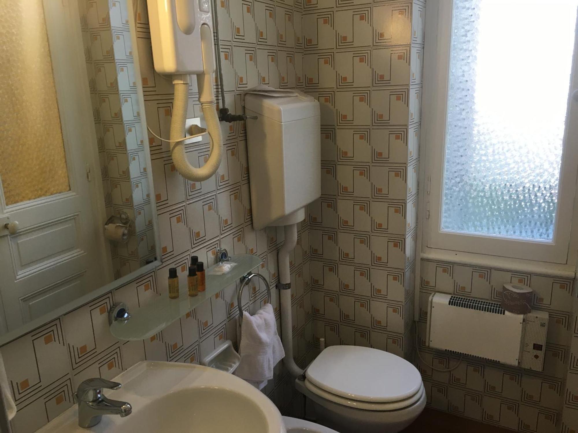 Hotel Liberty Sanremo Ruang foto