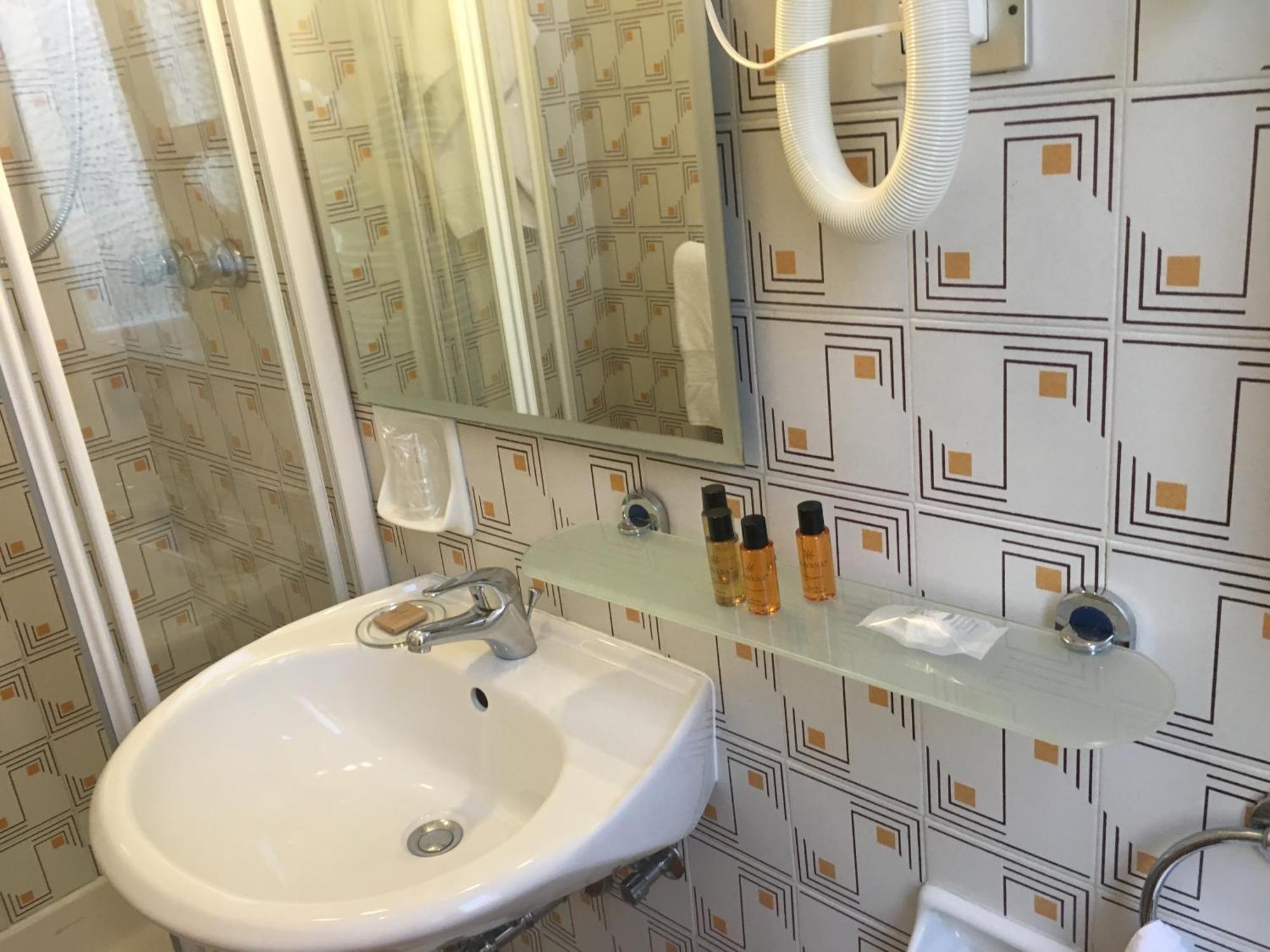 Hotel Liberty Sanremo Ruang foto