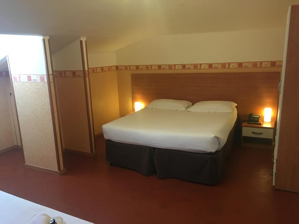 Hotel Liberty Sanremo Bagian luar foto