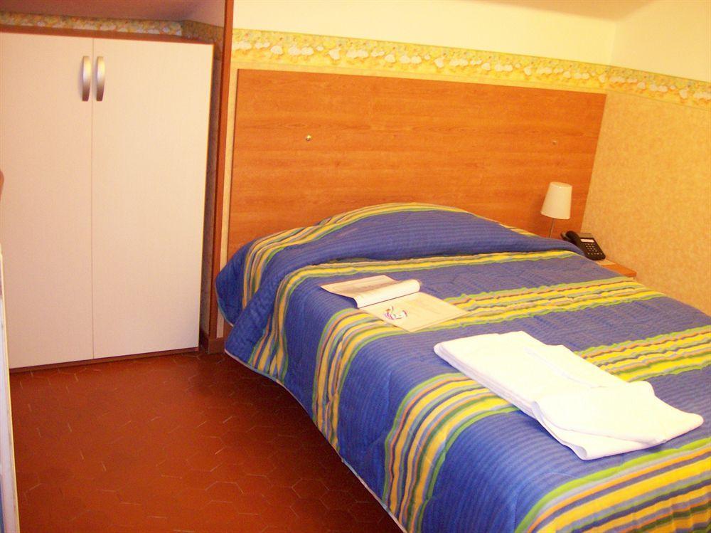 Hotel Liberty Sanremo Bagian luar foto
