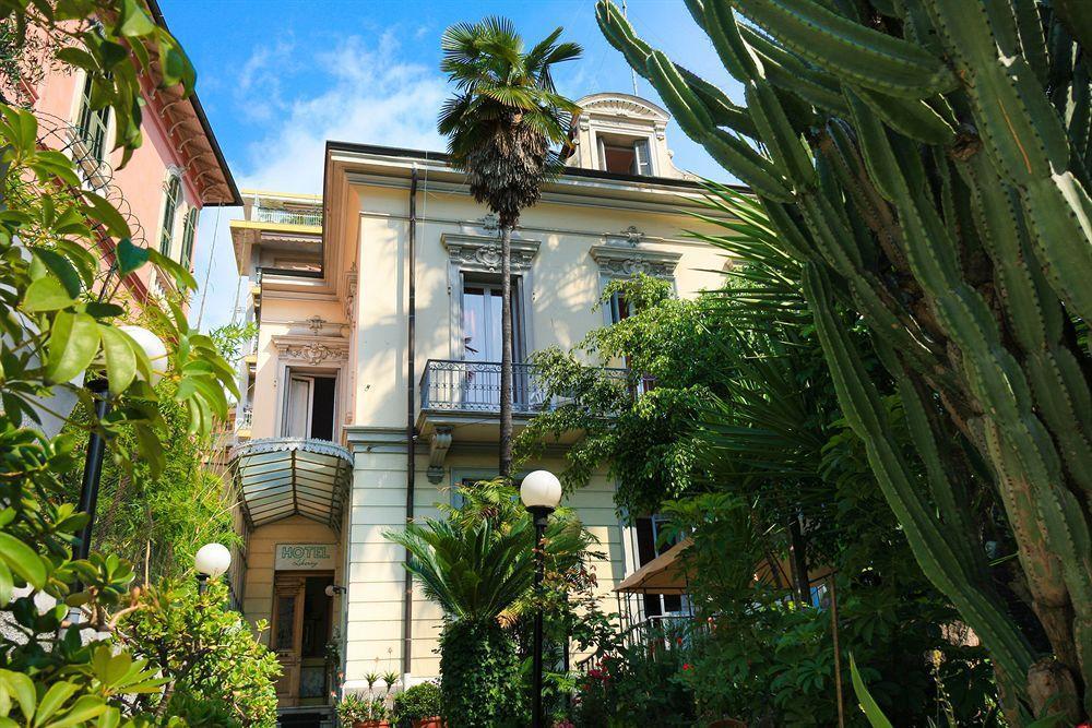 Hotel Liberty Sanremo Bagian luar foto