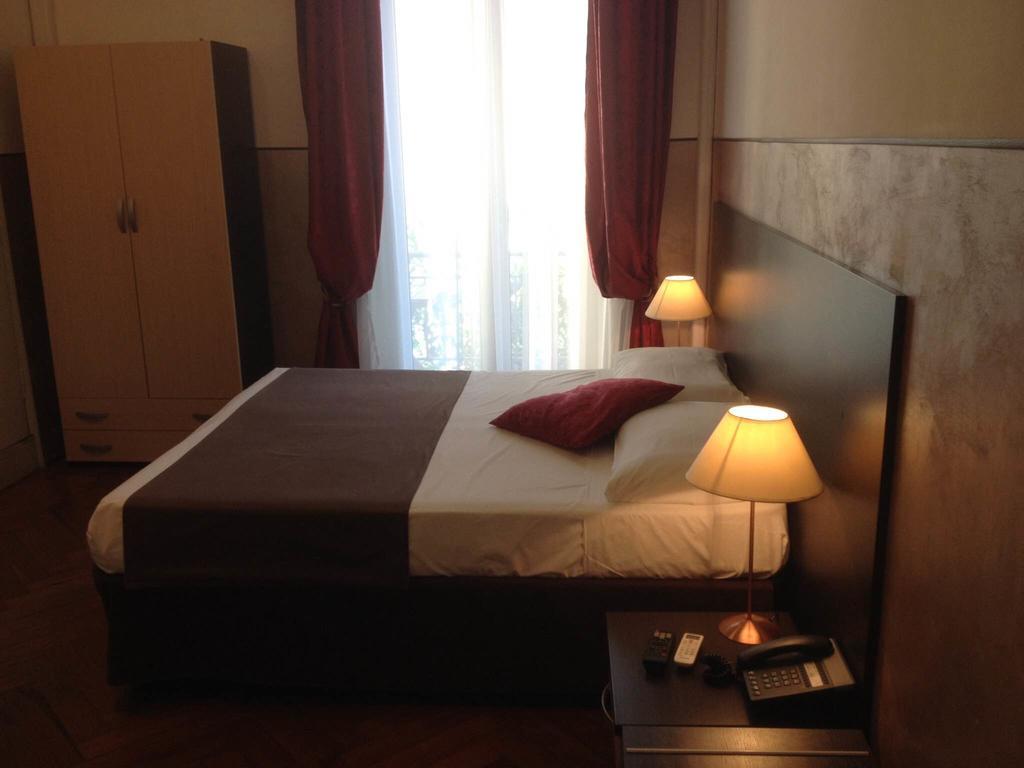 Hotel Liberty Sanremo Bagian luar foto