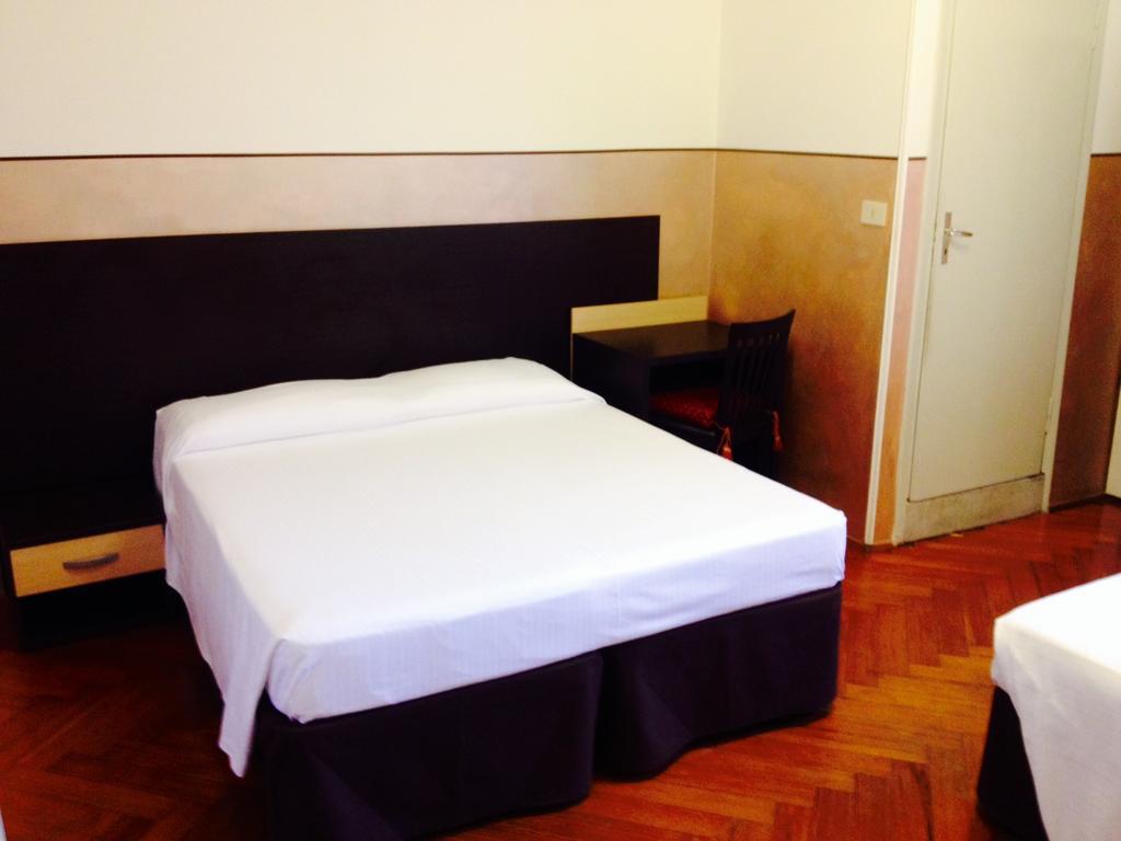 Hotel Liberty Sanremo Ruang foto